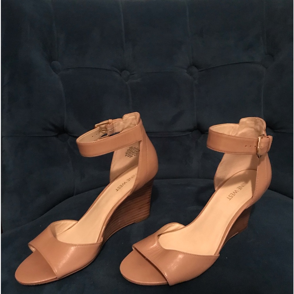 Nine West nude wedge